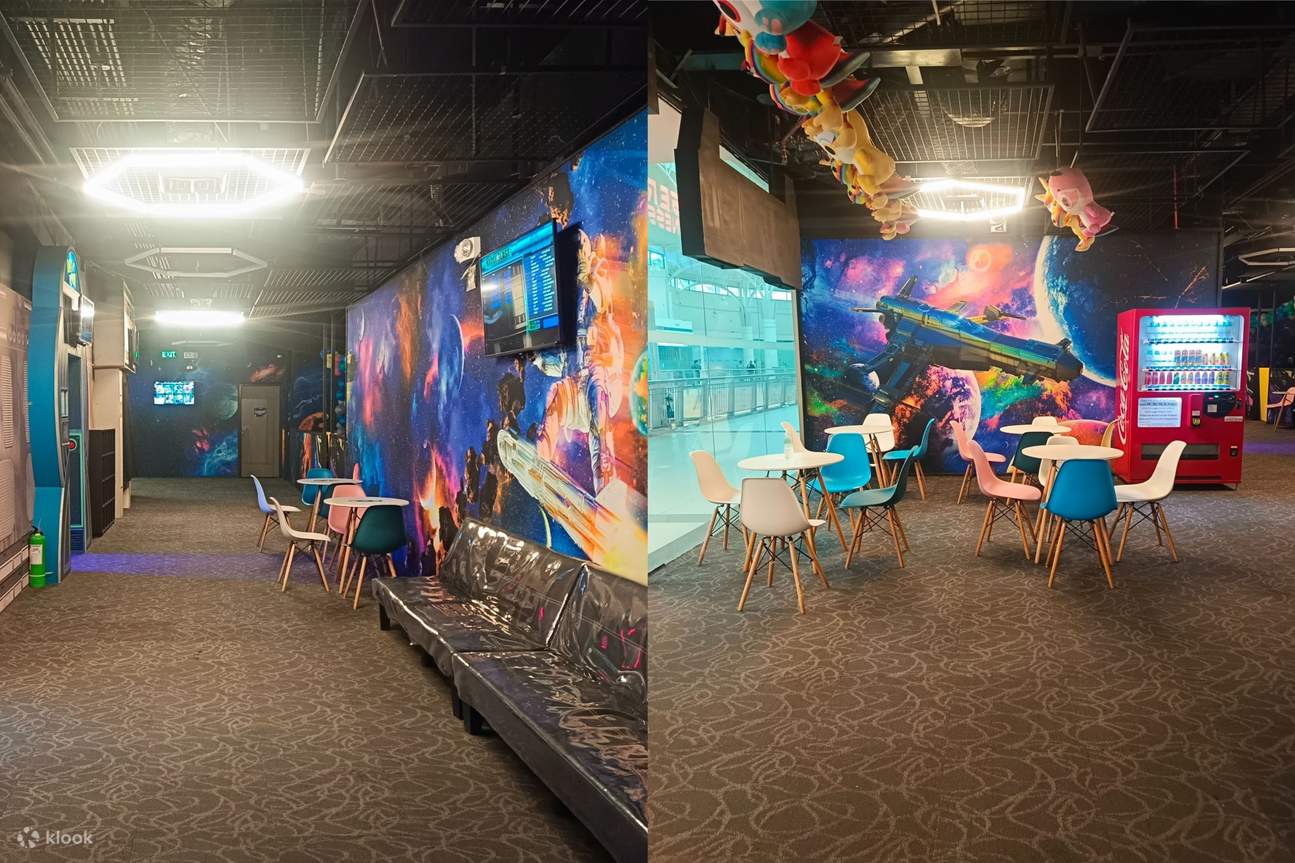 レーザー・マッドネスの待合エリアには、座席、テーブル、自動販売機があり、エキサイティングなレーザータグのゲーム後には軽食をお楽しみいただけます。