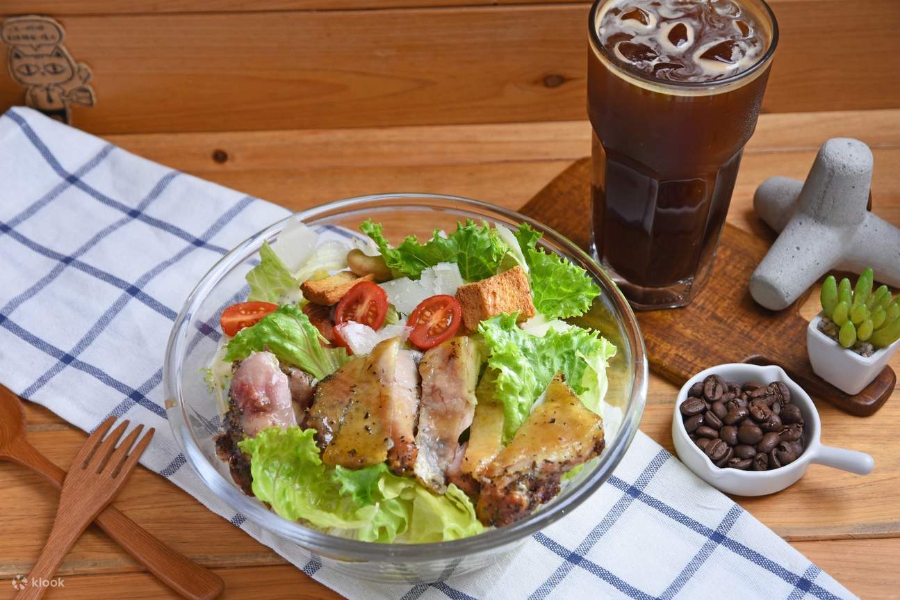 เซ็ตสลัดซีซาร์คาเฟ่