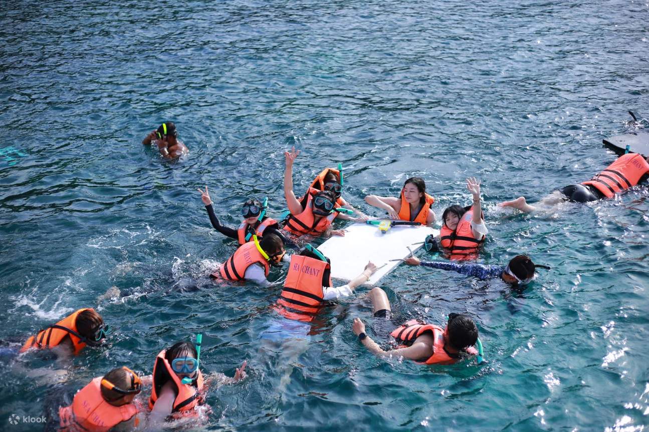 Phuket：Racha & Coral Islands Day Tour by Luxury Sailing Yacht - Klook