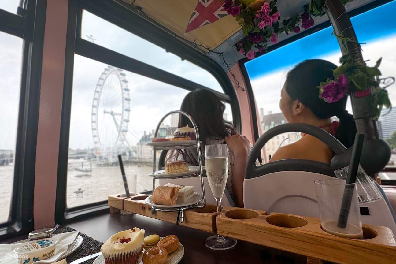 Manjakan diri dengan pengalaman minum teh yang terinspirasi dari Swift sambil menjelajahi tempat-tempat wisata paling terkenal di London