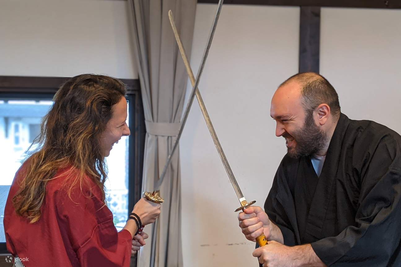 Visita al Castillo de Matsumoto y Experiencia Samurái