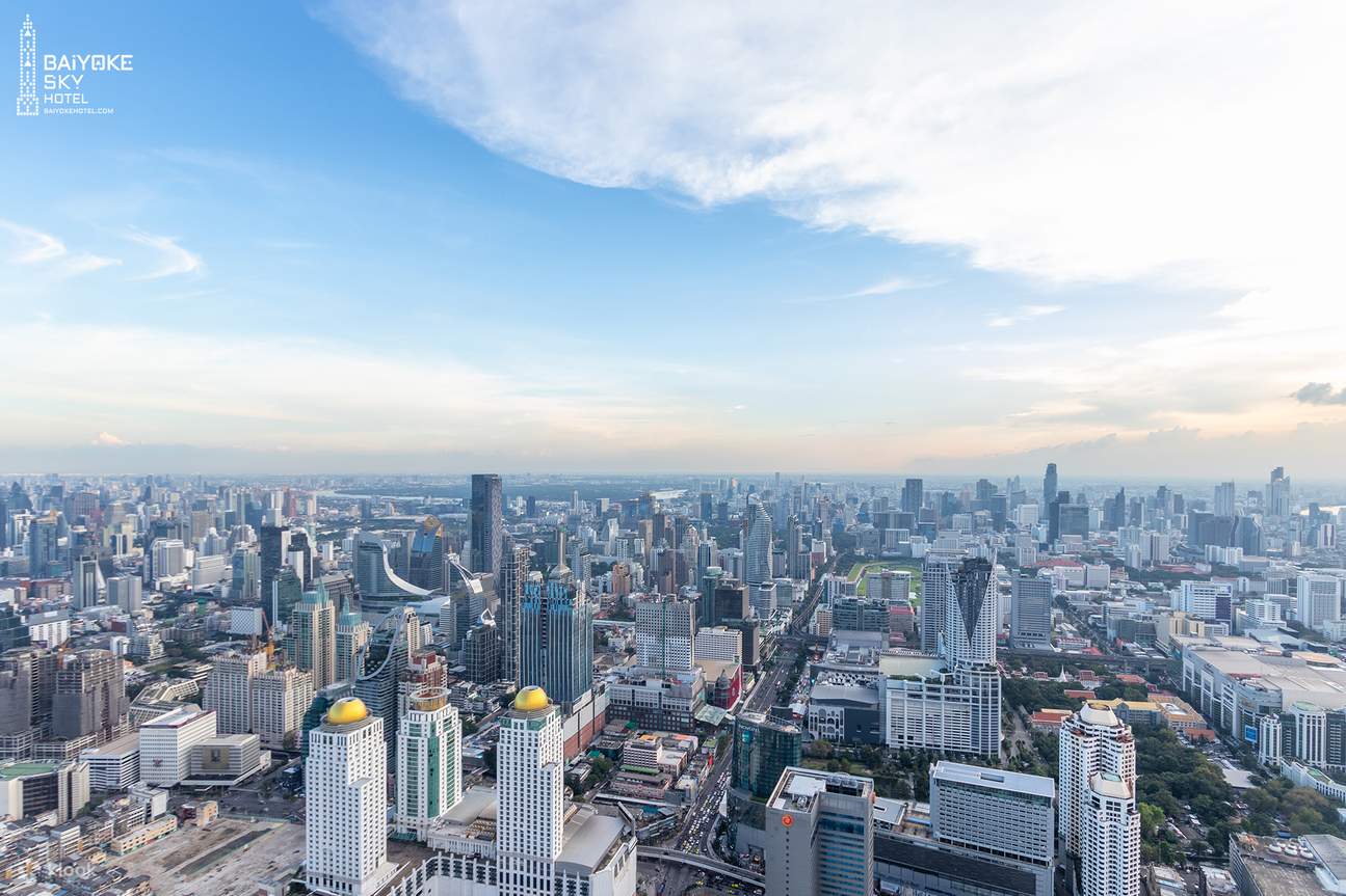 泰国曼谷彩虹云霄酒店