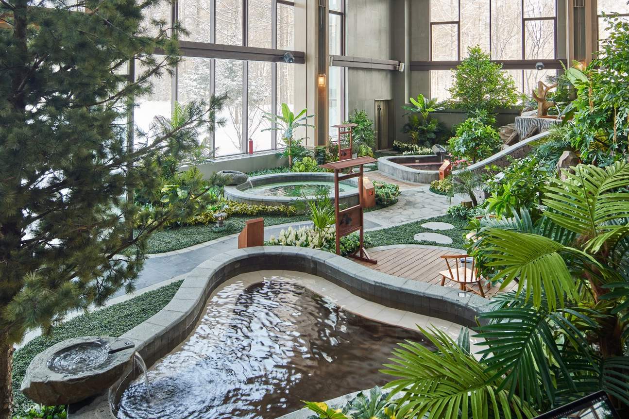 Club Med Changbaishan Resort (Accommodation + All-day Dining + Professional Skiing Lessons + Unlimited Skiing Experience + Hot Spring Center + Evening Parties)