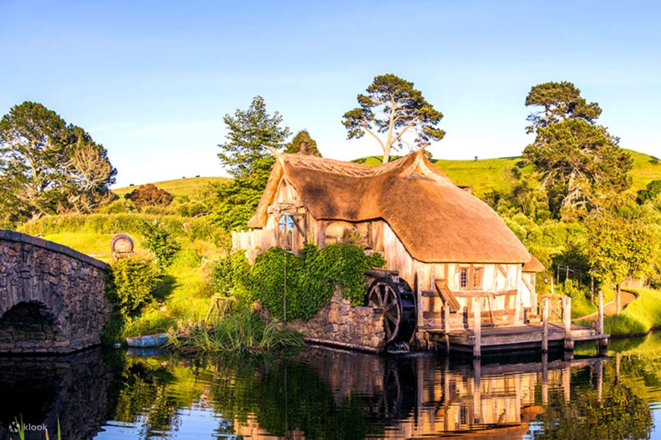 hobbiton-e-rotorua-day-tour-da-auckland-con-wai-o-tapu-klook-stati-uniti
