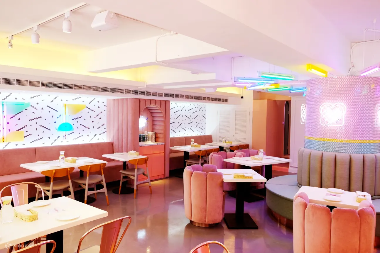 Dazzling Cafe Badass Babes Club