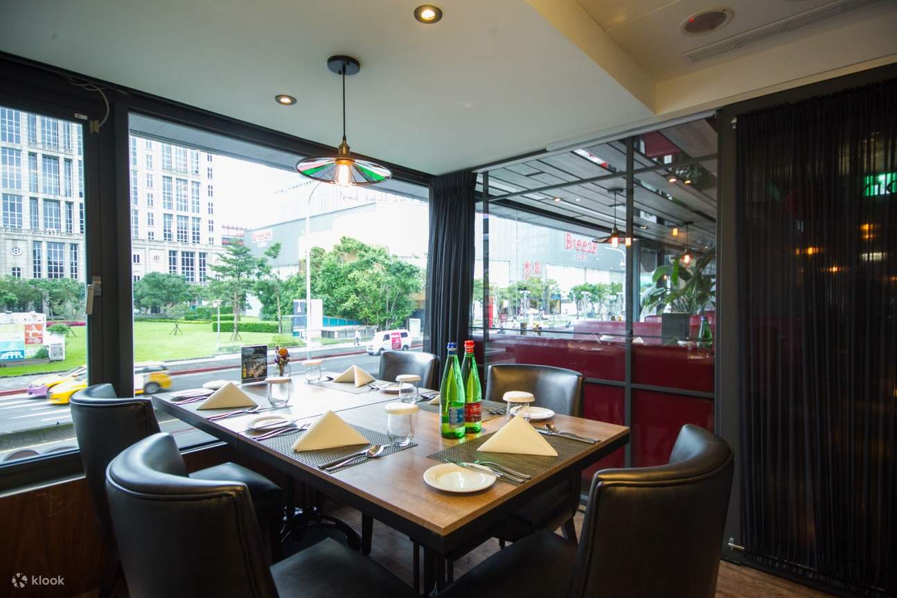 À POINT STEAK & BAR ที่สถานีไทเปซิตี้ฮอลล์