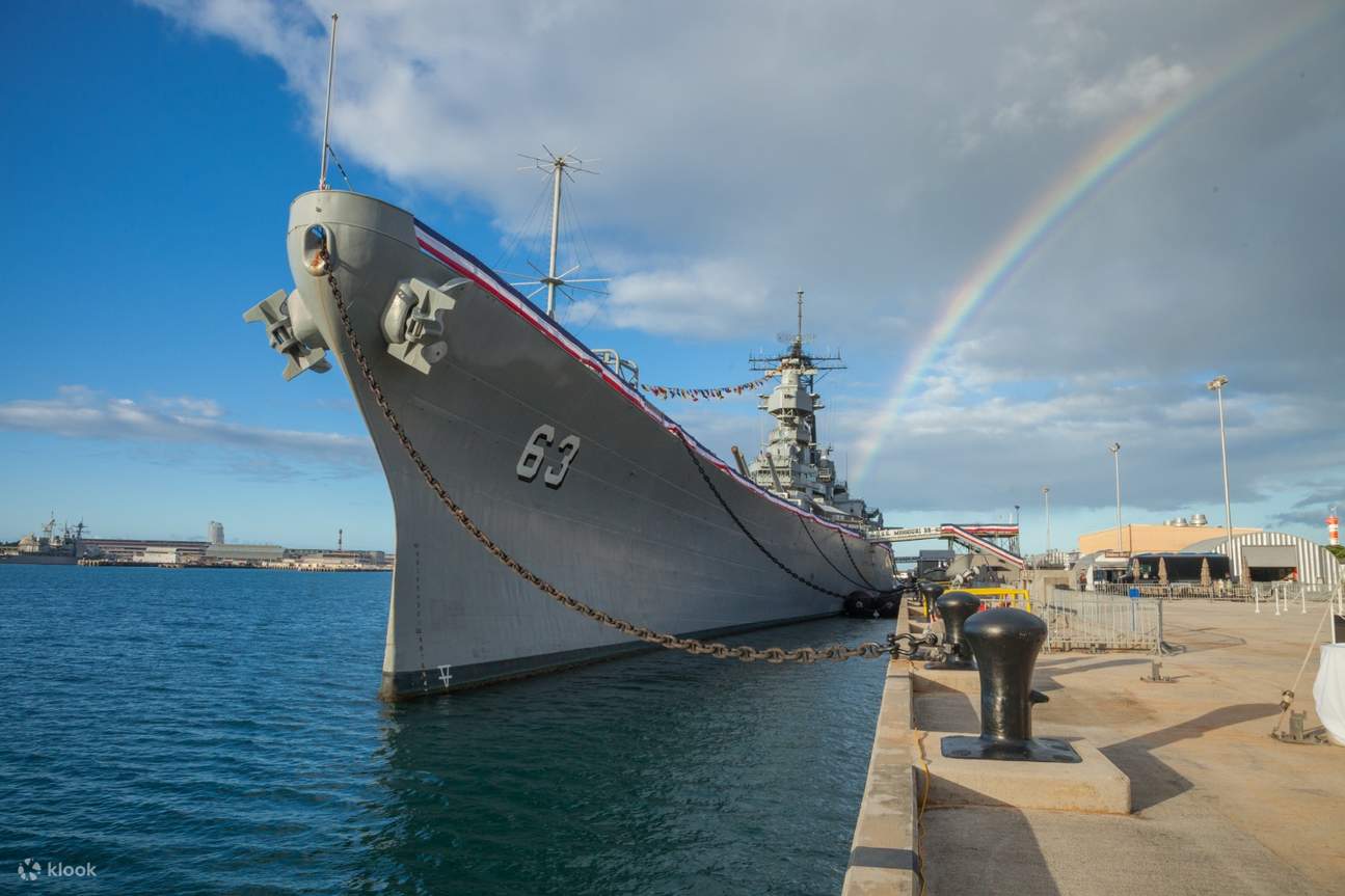 Deluxe Pearl Harbor Tour (Japanese Language Guide Only) with Special