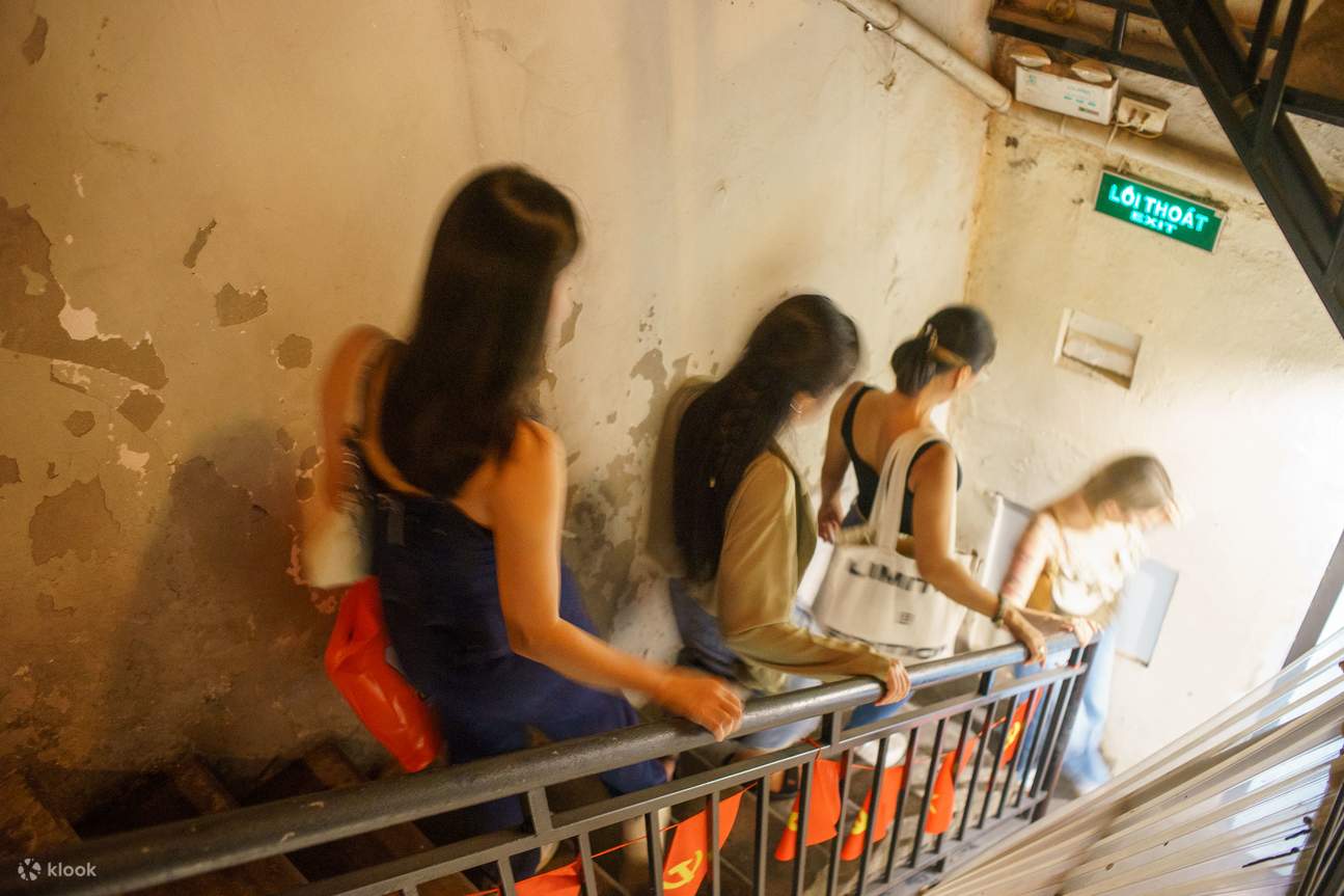 Pengalaman Koktel Rahsia di Hanoi