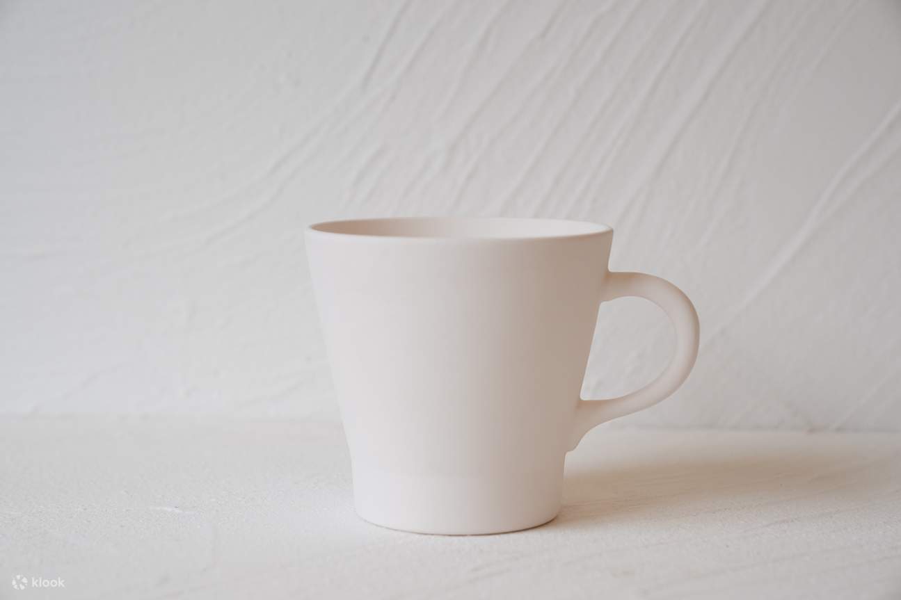 Workshop Melukis Keramik di Singapura