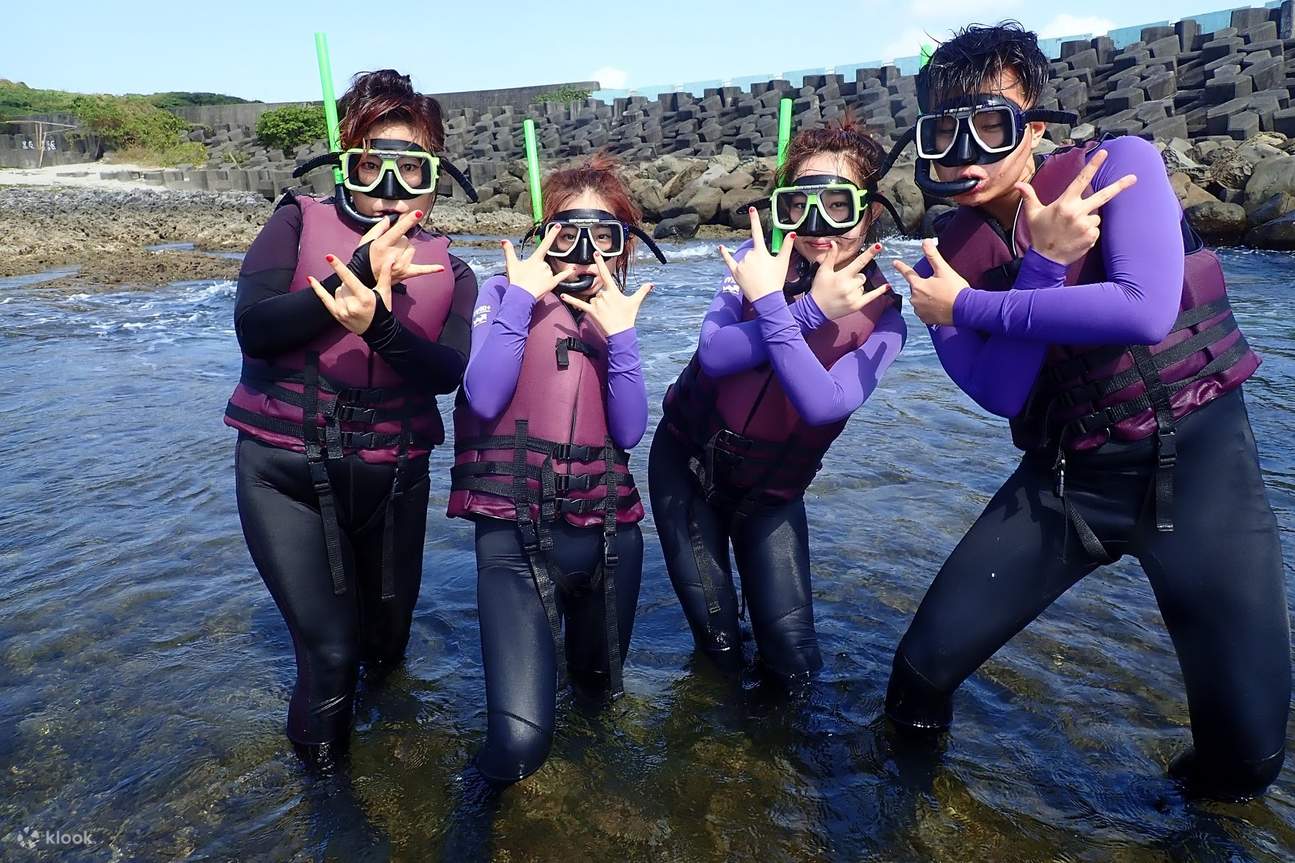 Snorkeling with family and friends