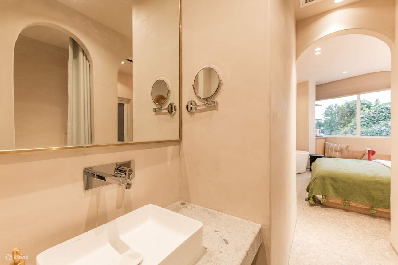 Chambre Lit King-Size Exquise avec Vue sur l'Océan du Bâtiment D·Bibo