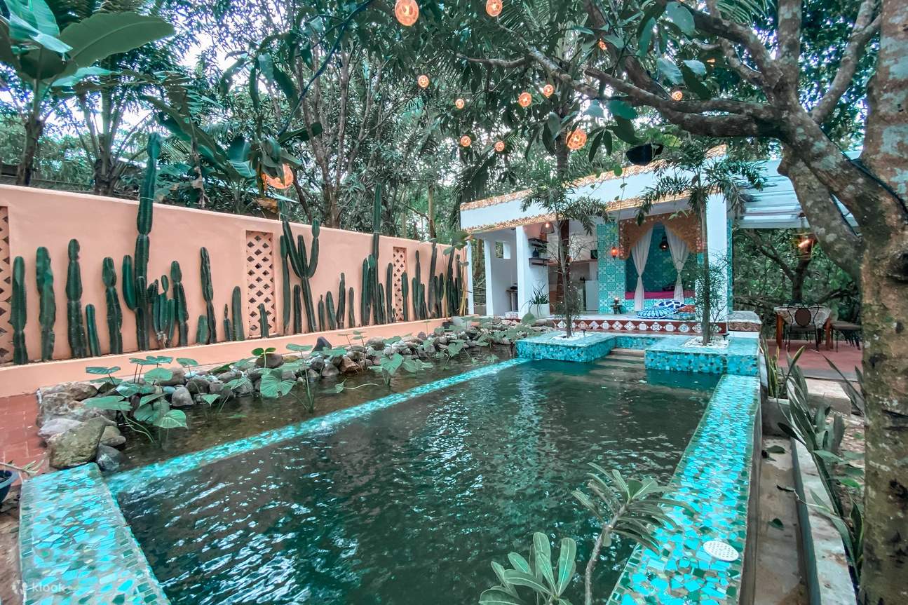 ドーム6横のプール