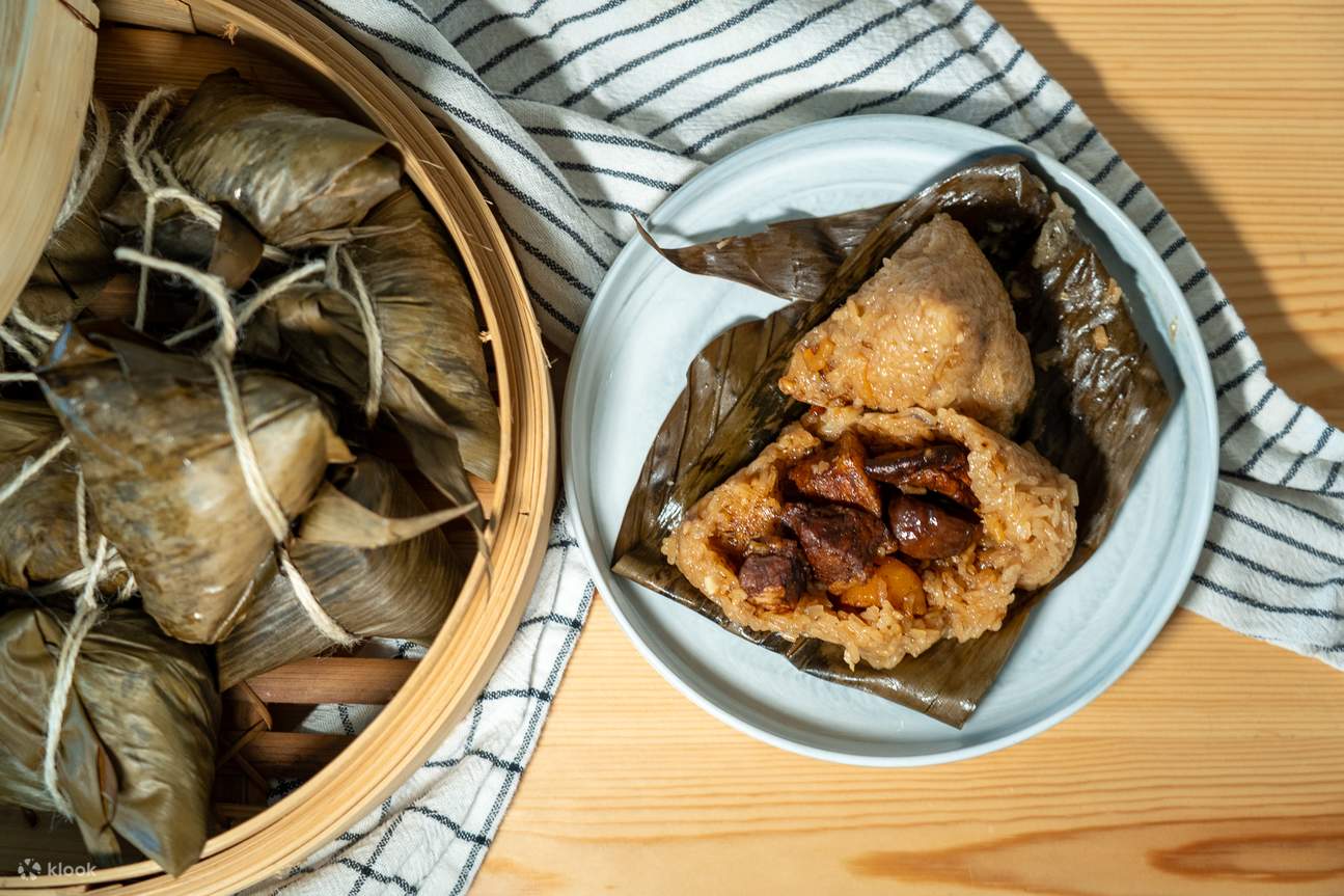 Hokkien Bak Zhang Cooking Class by ANATTA Culinary Academy - Klook ...