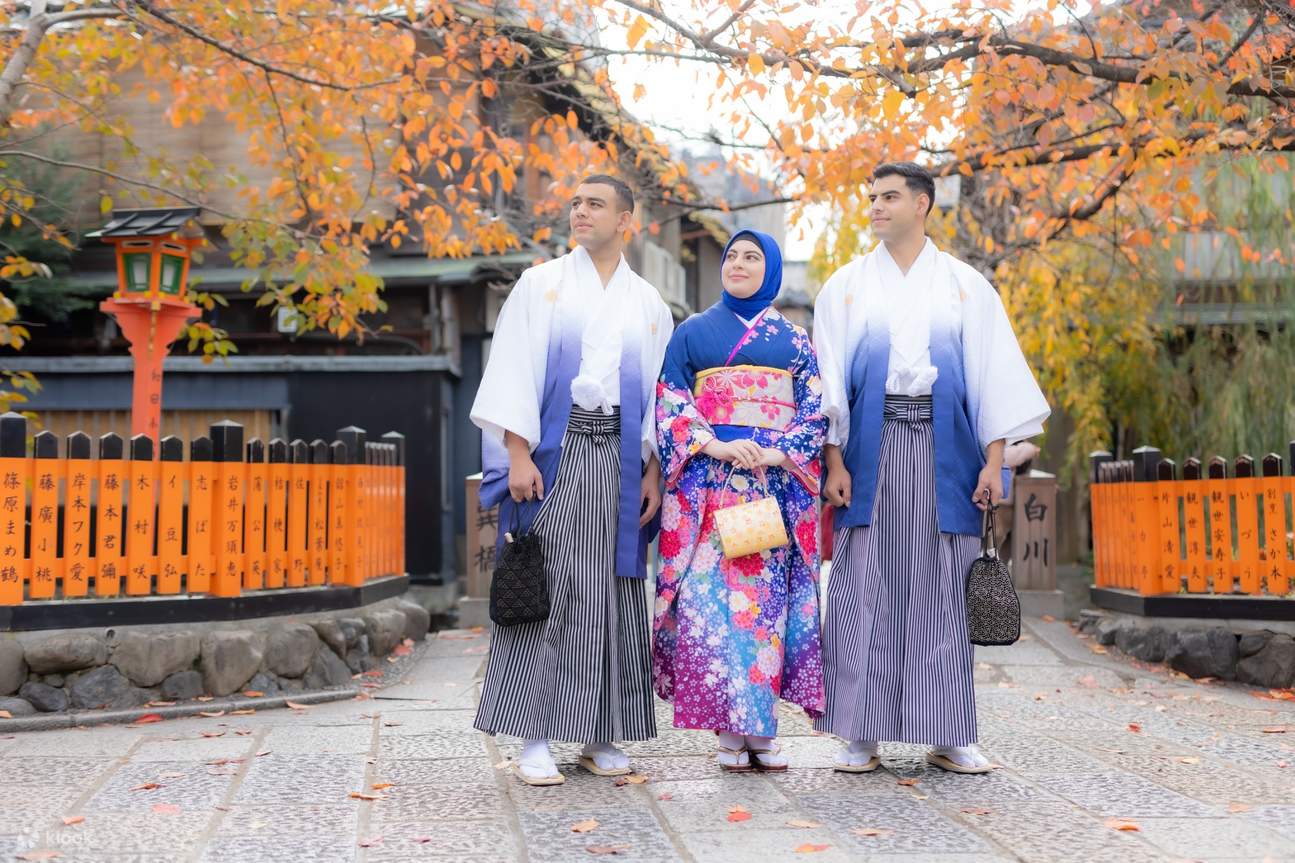 我们提供穆斯林友善服务。可租用日式图案的头巾，需额外支付 330 日圆。如果您需要祈祷，我们还提供私人房间和垫子。