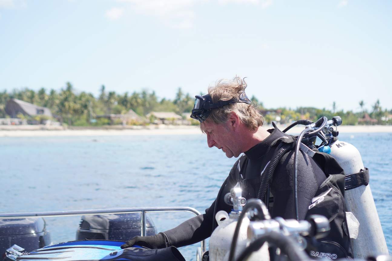 préparation pour la plongée avec tuba