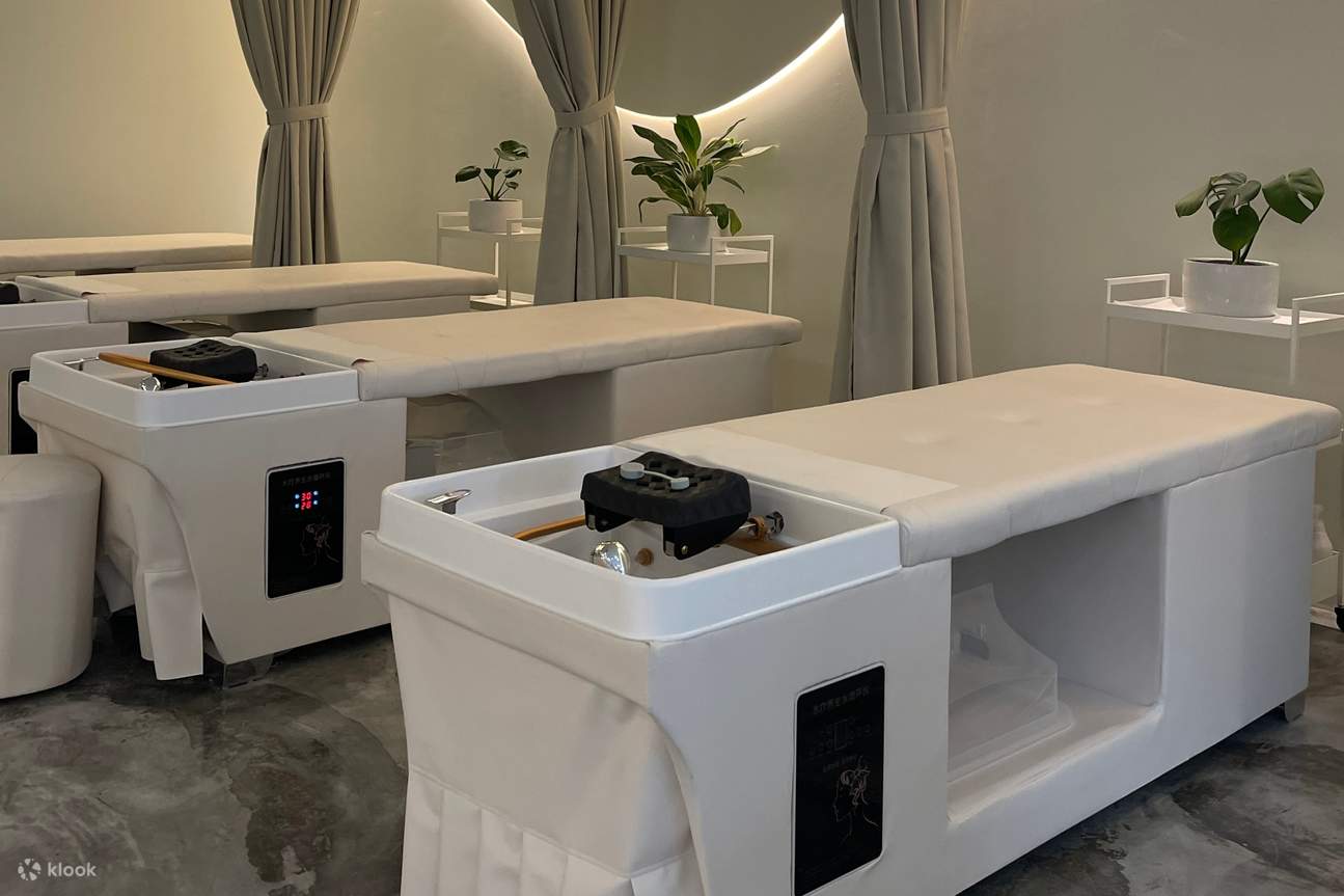 쿠알라룸푸르 포즈 헤드 스파에서 편안한 헤드 스파를 경험해보세요.