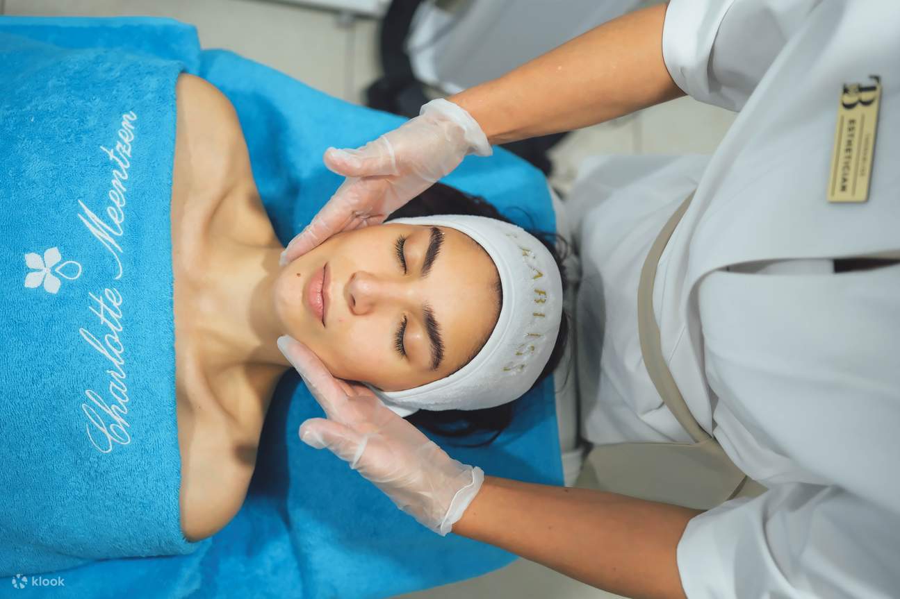 ฟื้นฟูผิวของคุณด้วยการผลัดเซลล์ผิวด้วยน้ำ ขจัดจุดด่างดำ และนวดเบาๆ