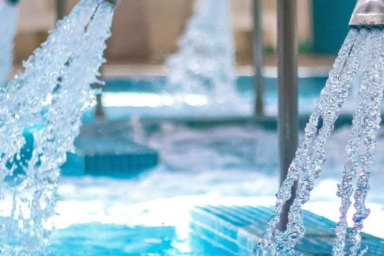 Soothe tired feet with a warm foot soak and relaxing pre-sauna Templarium session