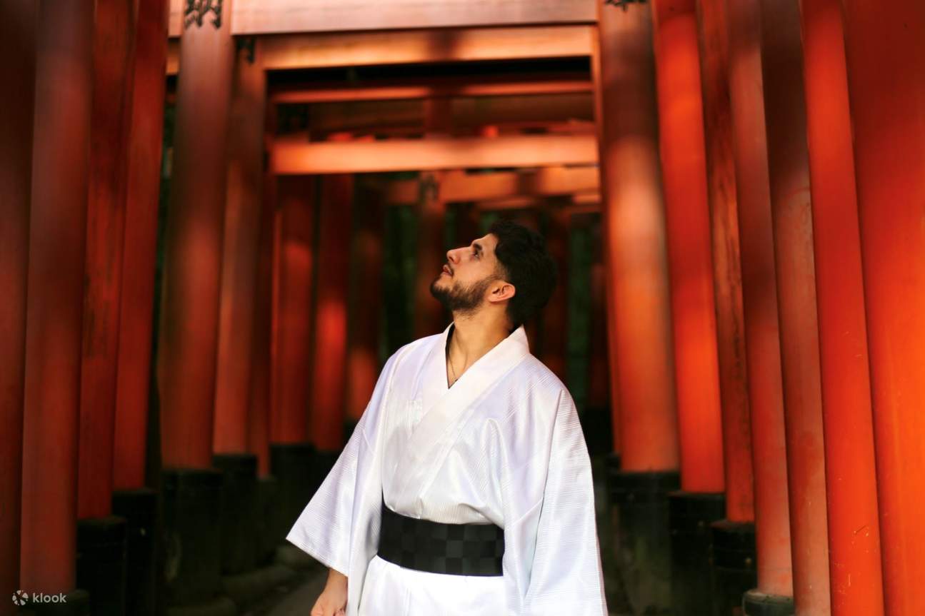 Esperienza fotografica al Fushimi Inari Taisha di Kyoto