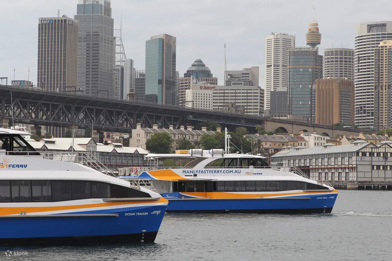 Raikan Malam Tahun Baru di Ocean Flyer dengan bunga api dan perayaan yang menakjubkan