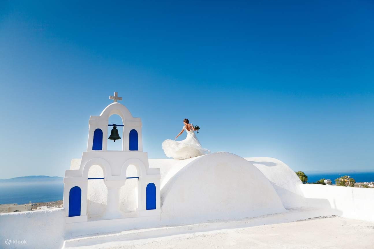 Professional Photoshoot in Santorini