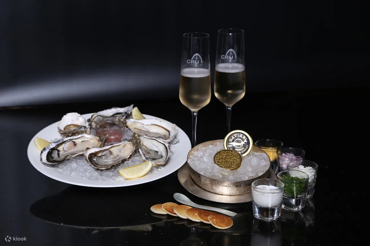 Centara Grand 酒店 59 楼 CRU 香槟酒吧