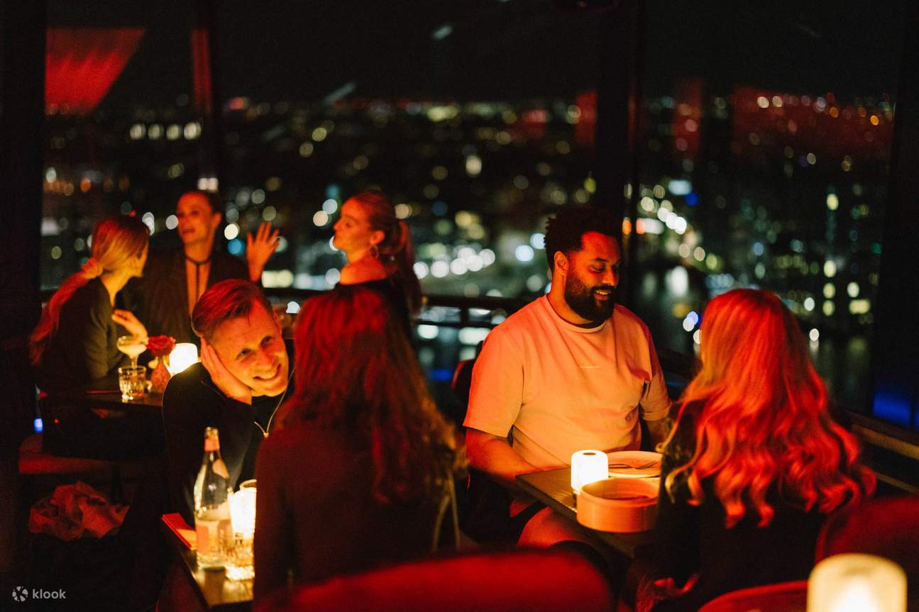 A’DAM LOOKOUTからの眺めとともに、アムステルダムで最高の食事体験を