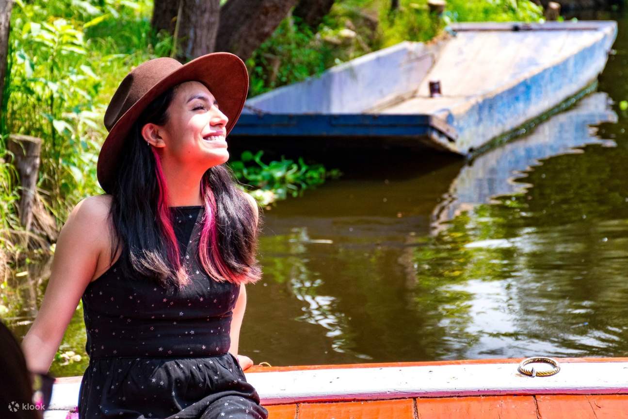 Exploring the vibrant streets of Colonia Roma reveals stories at every corner