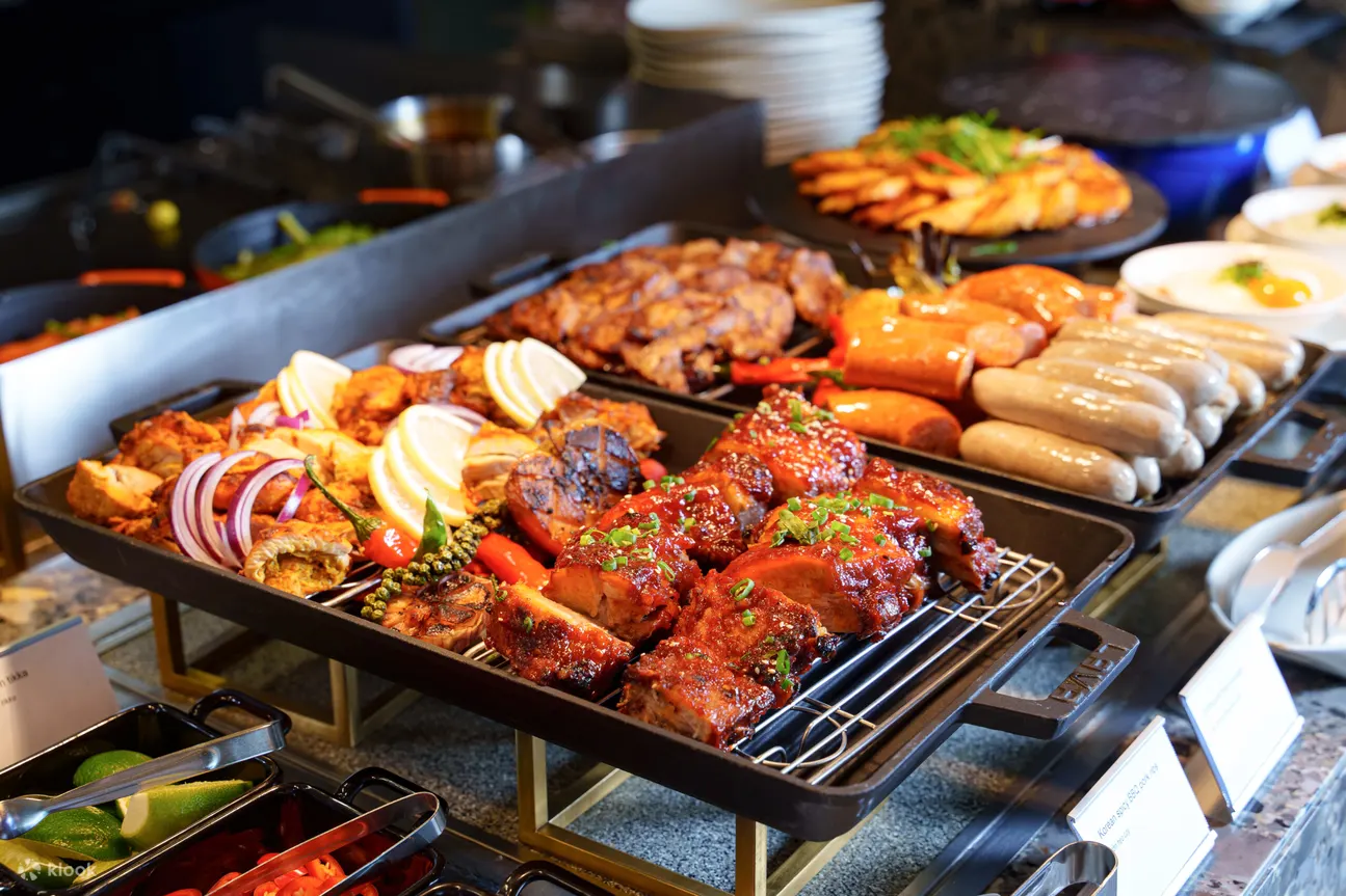 乐天河内 L7 西湖饭店 - Layered 餐厅的海鲜自助餐