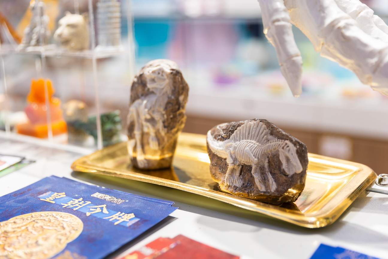 Khai thác hóa thạch khủng long