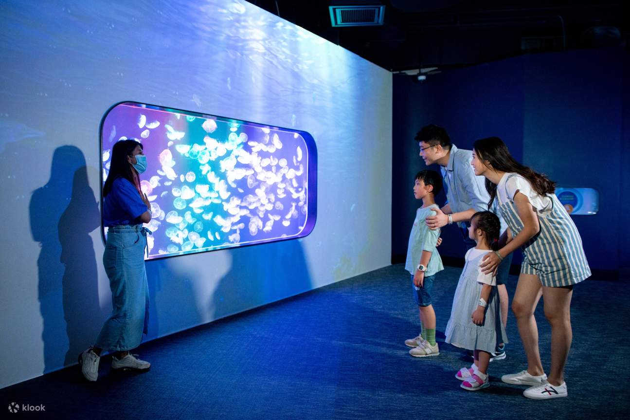 Hong Kong Ocean Park Explorer