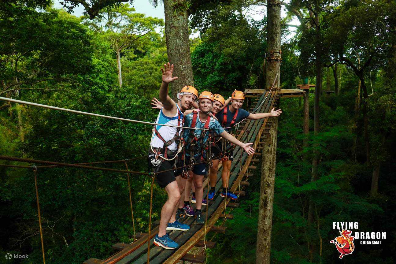 チェンマイのフライングドラゴンジップライン体験