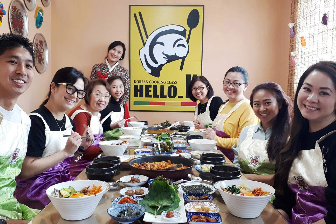 Clase de cocina coreana en casa y aventura en el mercado en Seúl