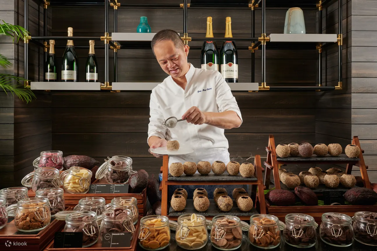 CLOVE at Swissotel The Stamford