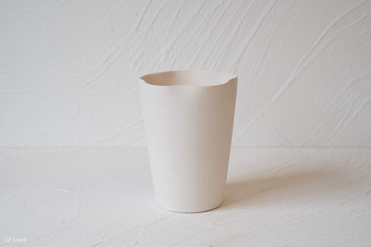 Workshop Melukis Keramik di Singapura