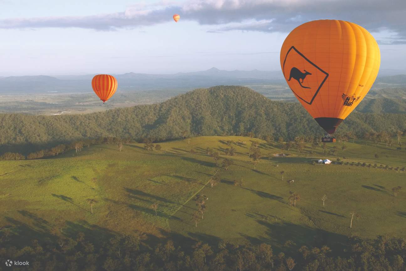 montaña en globo aerostático