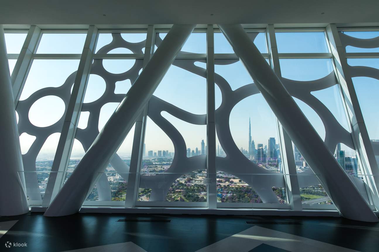 Blick auf Dubai von der Dubai Frame Sky Level