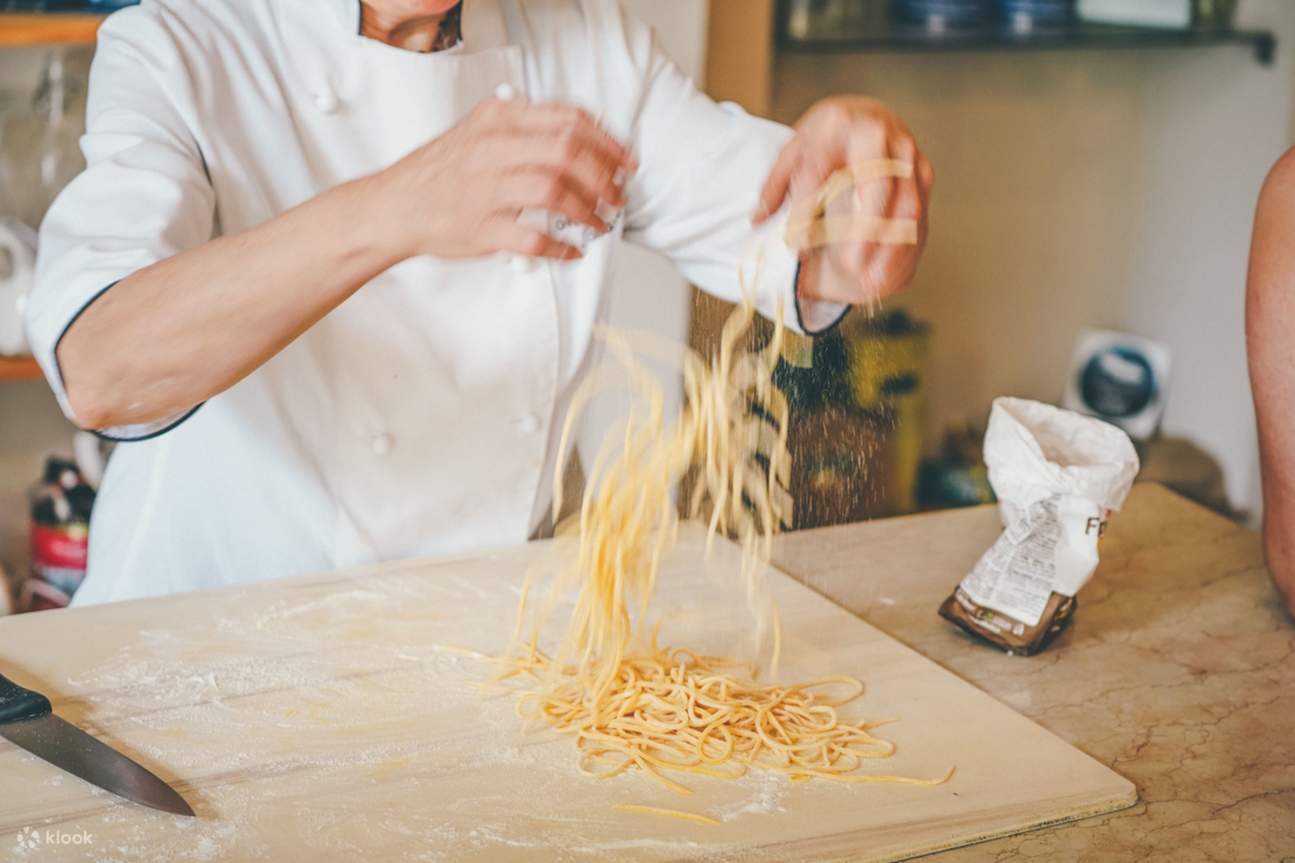 Pasta segar yang dibuat dari awal—kuasai seni memasak Italia