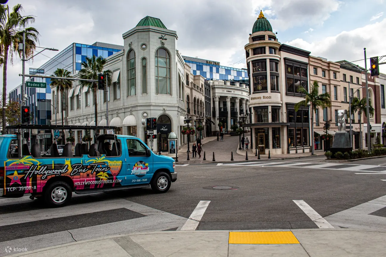 Discover the Glamour of Rodeo Drive, Los Angeles