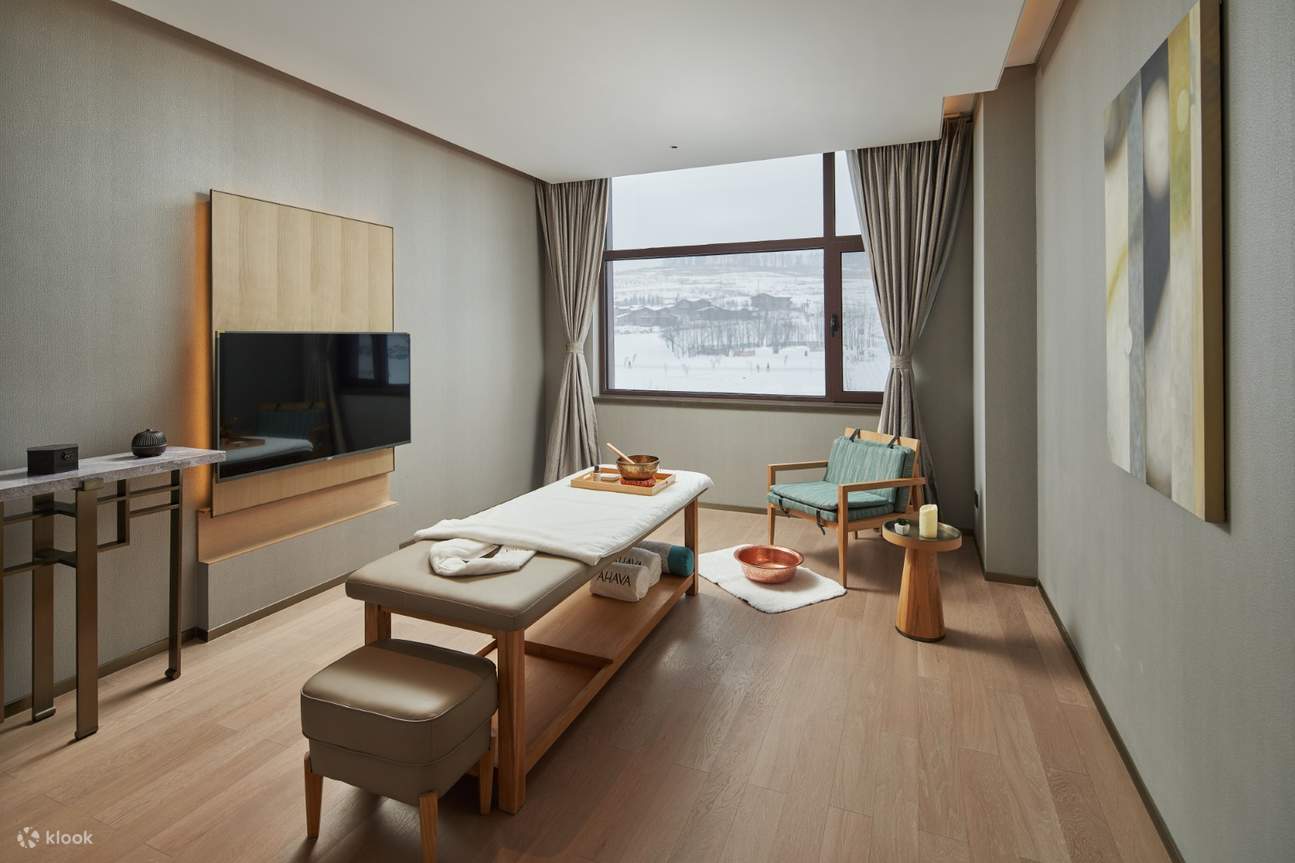 Club Med Changbaishan Resort (Accommodation + All-day Dining + Professional Skiing Lessons + Unlimited Skiing Experience + Hot Spring Center + Evening Parties)