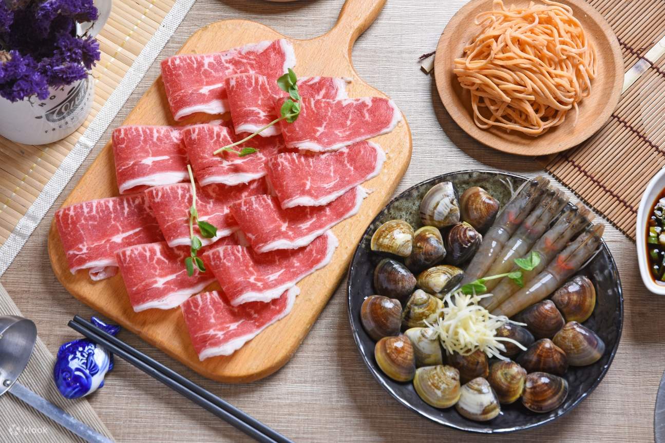 มูมู่ สุกี้ยากี้ - ซีฟู้ดแอนด์แลนด์