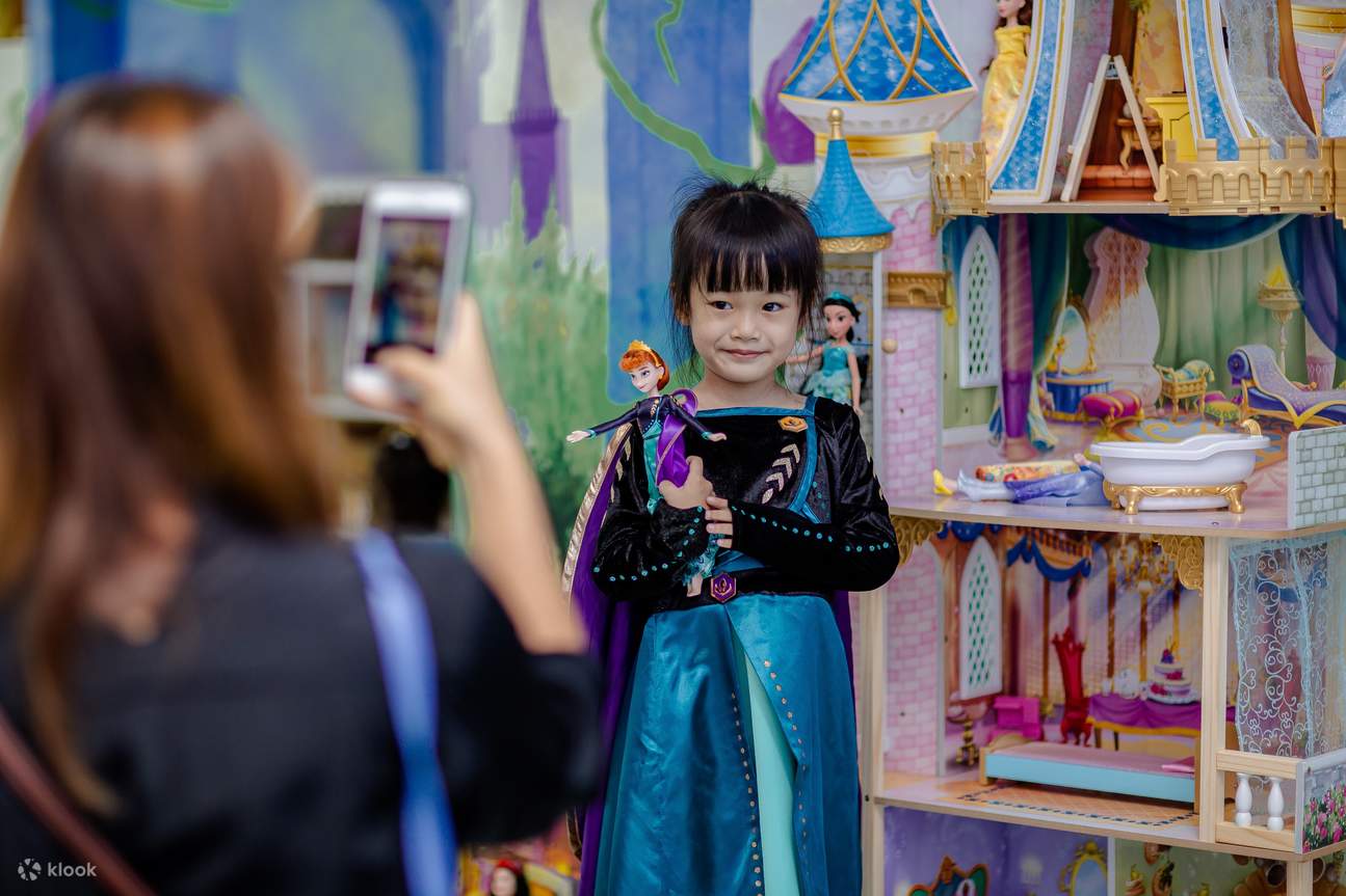 Princess Makeover and Dress Up