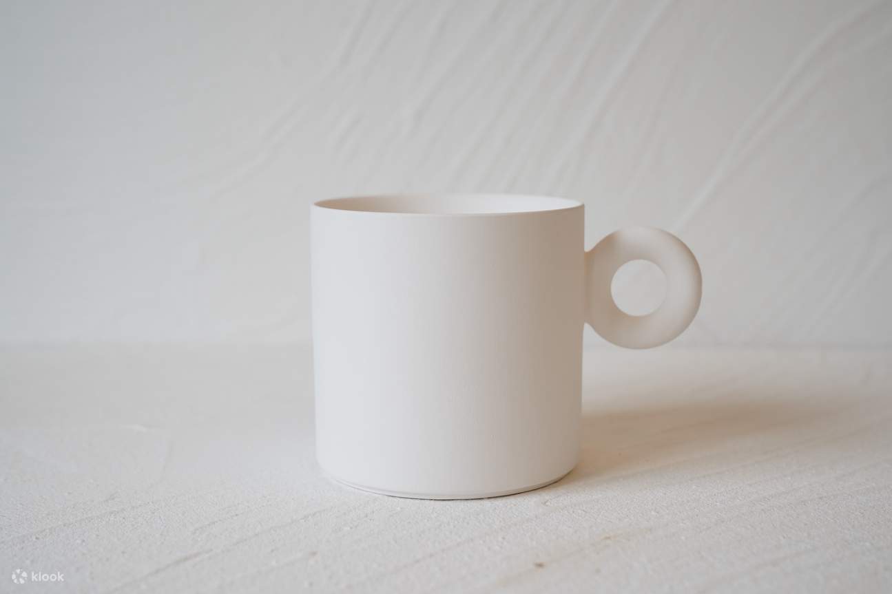 Workshop Melukis Keramik di Singapura