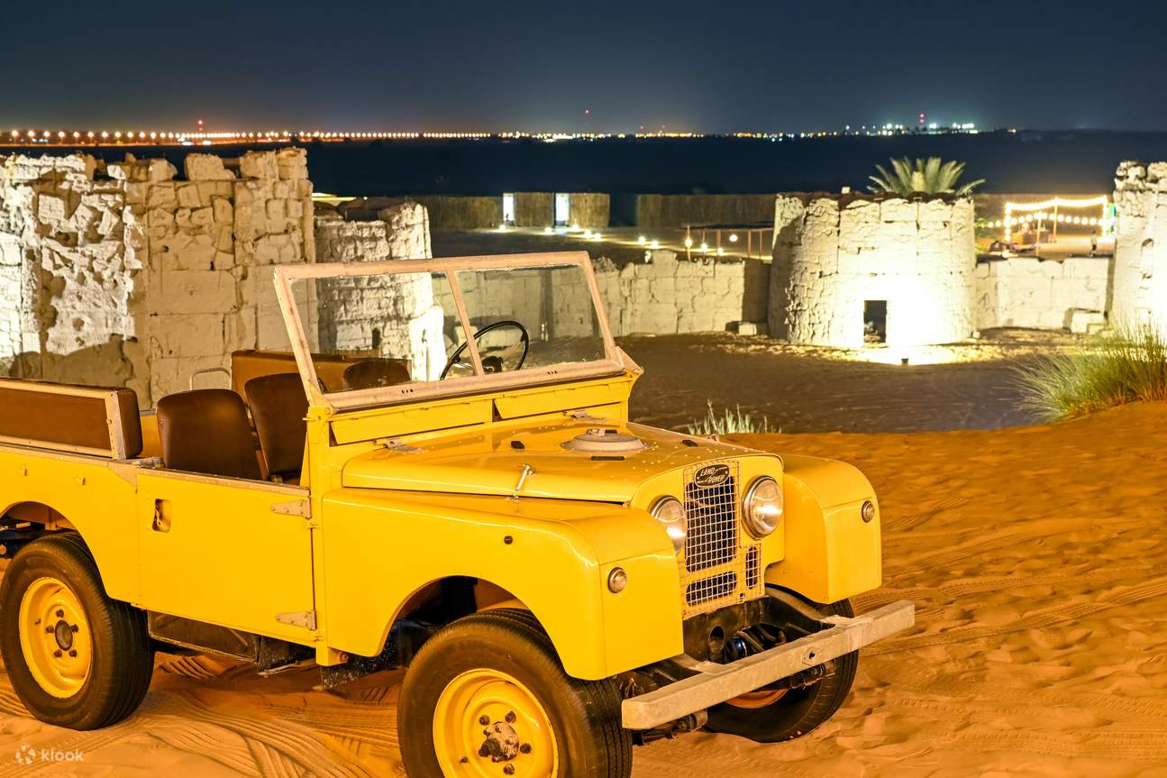 Pengalaman Makan Malam di Gurun di Fort Lisaili