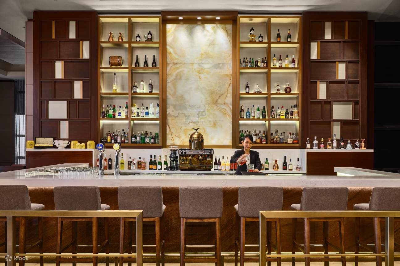 Crossroads Bar Afternoon High Tea Paradox สิงคโปร์ Merchant Court