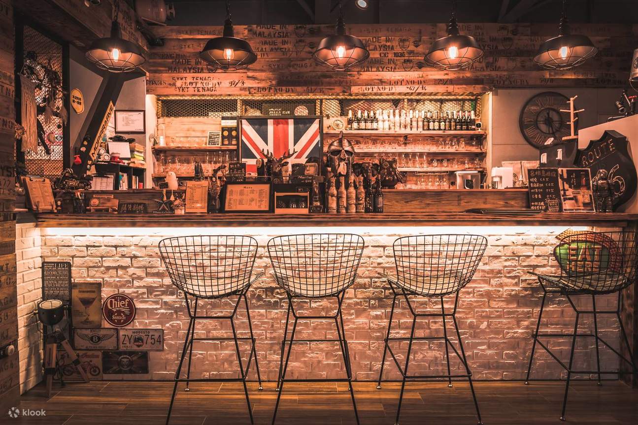 ลั่วหวอลั่วแคมป์กราวด์