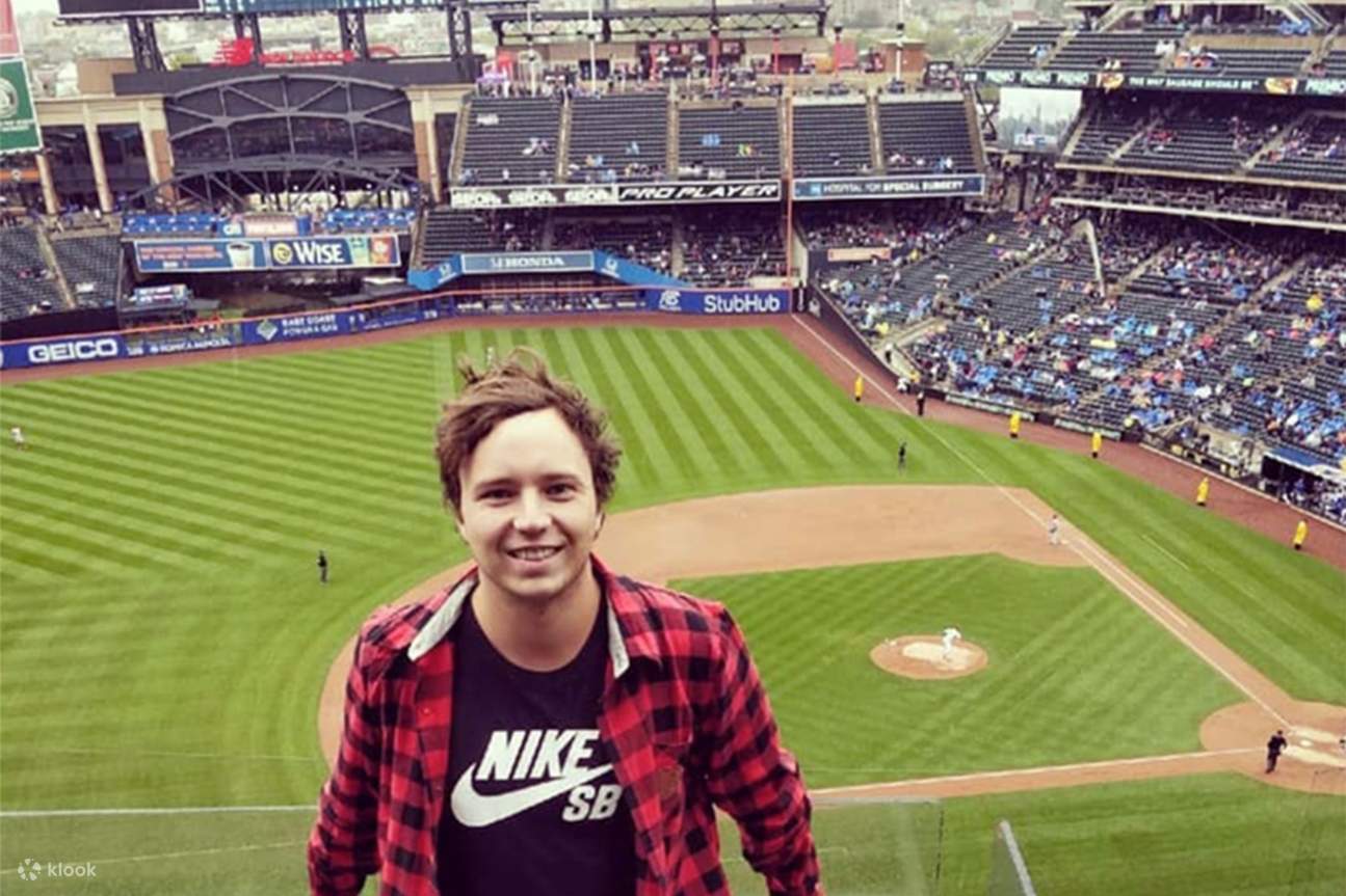 Perlawanan Besbol New York Mets di Citi Field