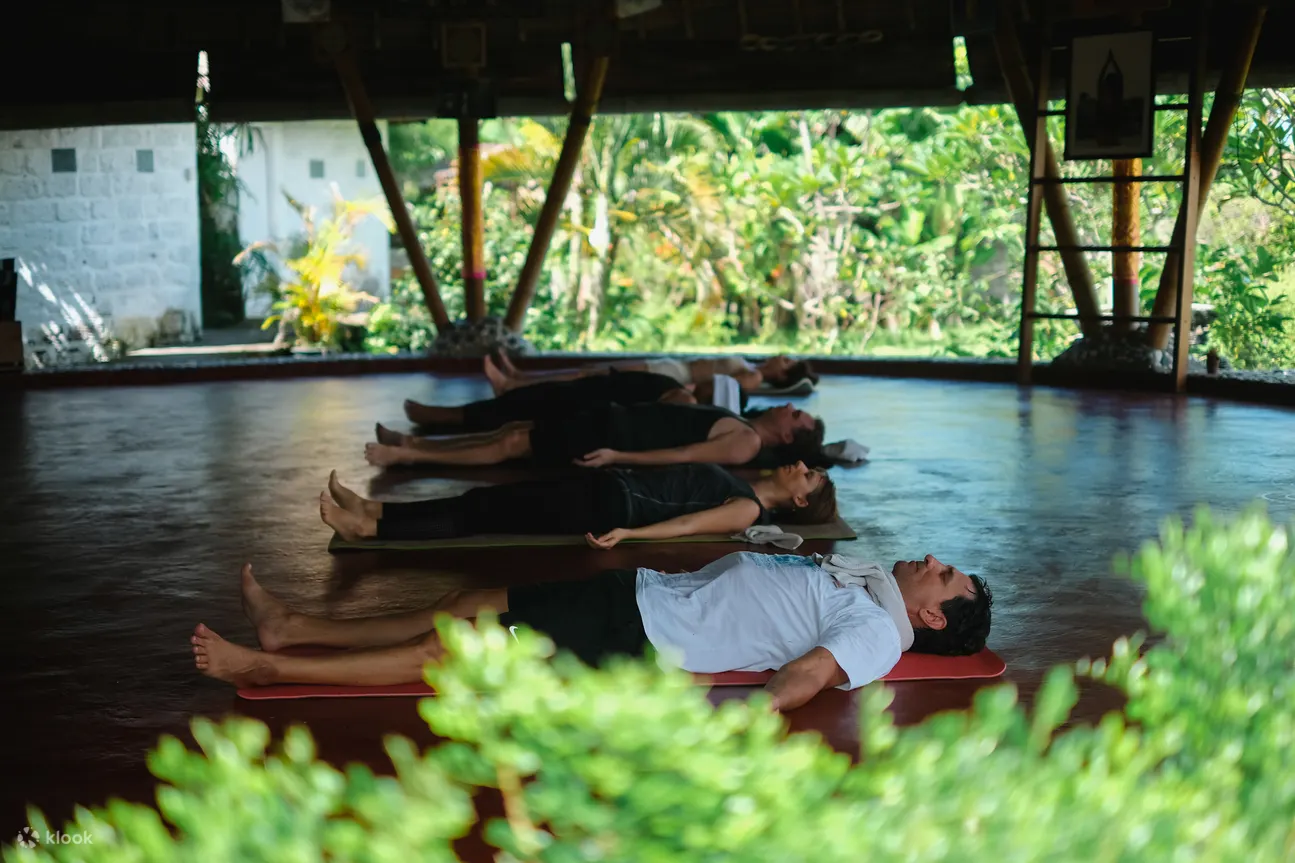 Nataraja Bali Yoga Shala 的瑜伽体验和健康工作坊