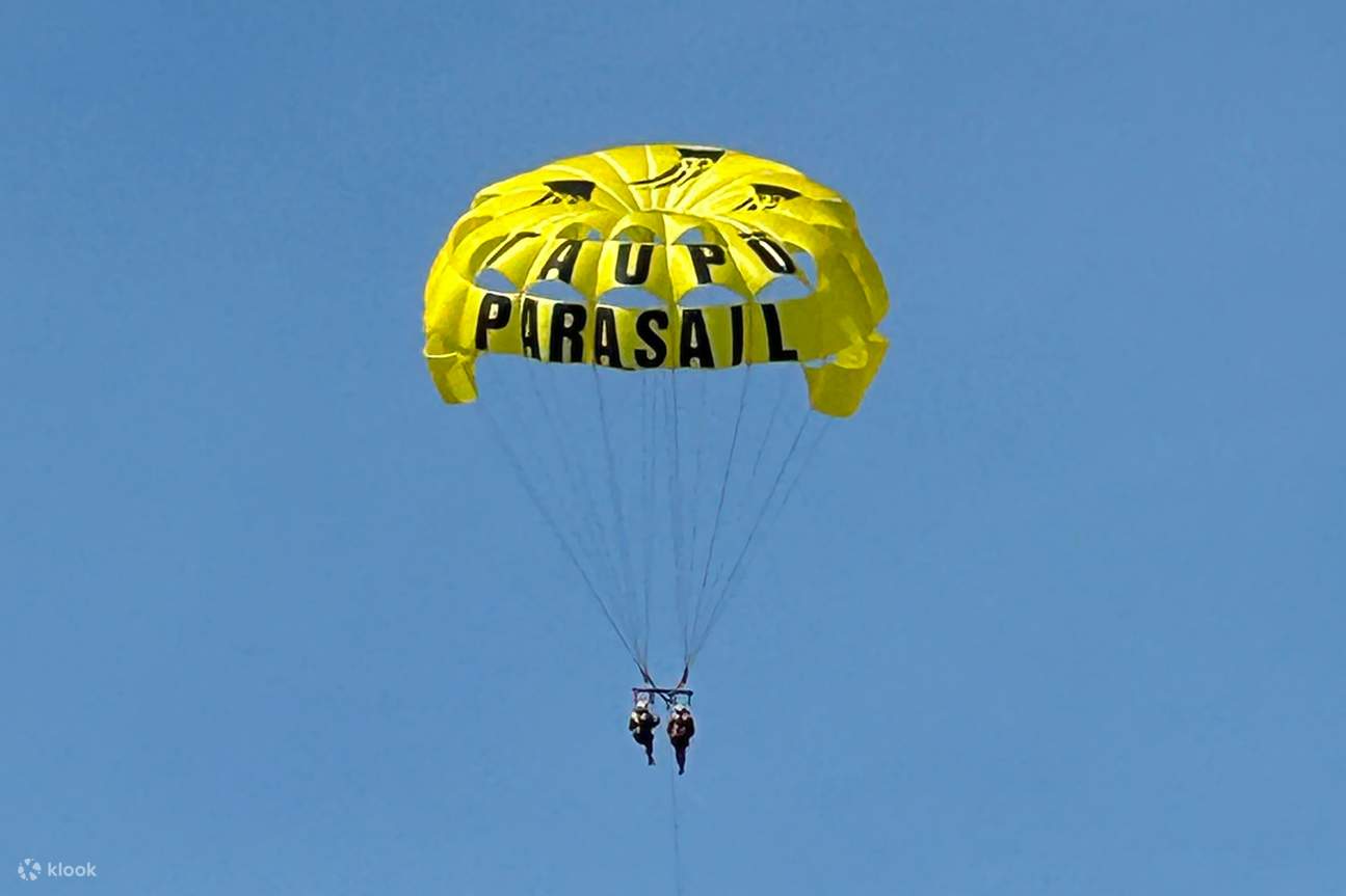 Experiencia de Parasailing en Taupo