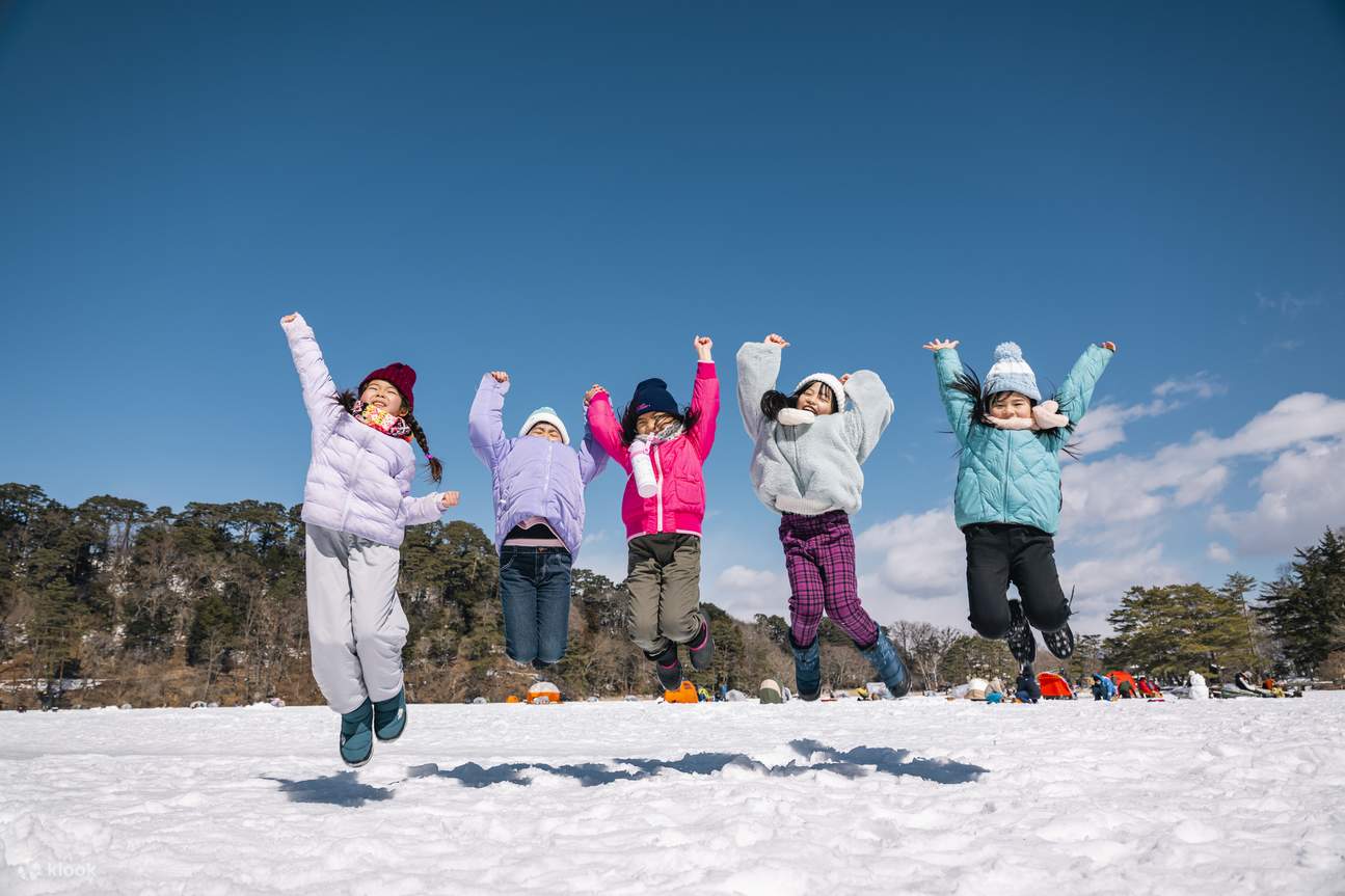 Hoshino Tomamu Ski Resort English/Chinese snowboard and ski lessons and photography services